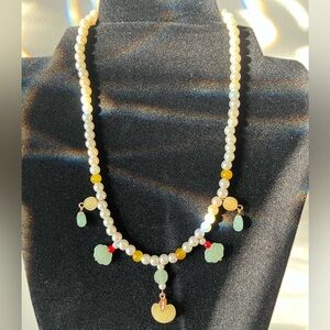 Elegant Handmade Pearl and Yellow and Greene Gemstone Necklace - Chinese-style